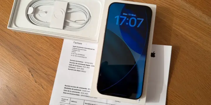 iPhone 16 Pro Max in der Farbe Desert Titanium, 512 GB