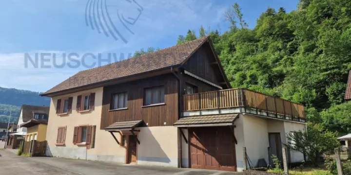 Maison villageoise composée de 4 pces avec atelier + garage + parcelle