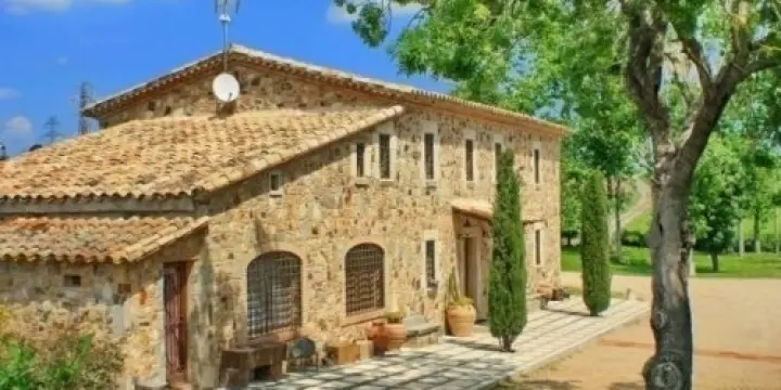 Location villa  9 chambres climatisées. 