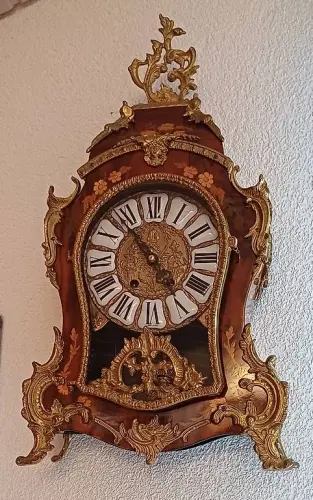 Pendule quartel à Remaufens