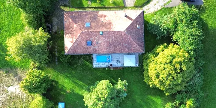 Villa avec potentiel et vue imprenable sur le château