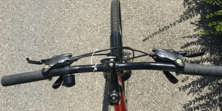 Vélo SCOTT rouge