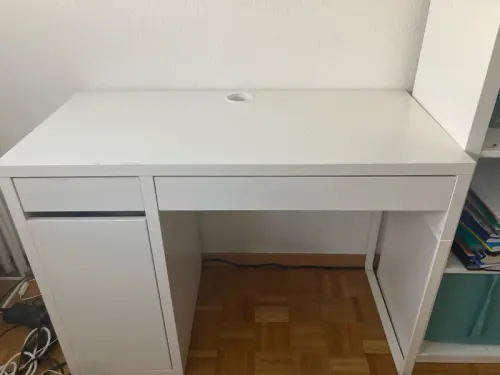 Bureau IKEA MICKE 105x50 cm à vendre, 20.- à thônex