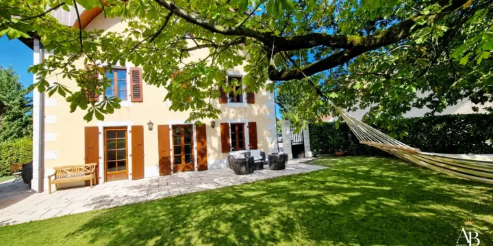 En exclusivité : Authentique Maison villageoise