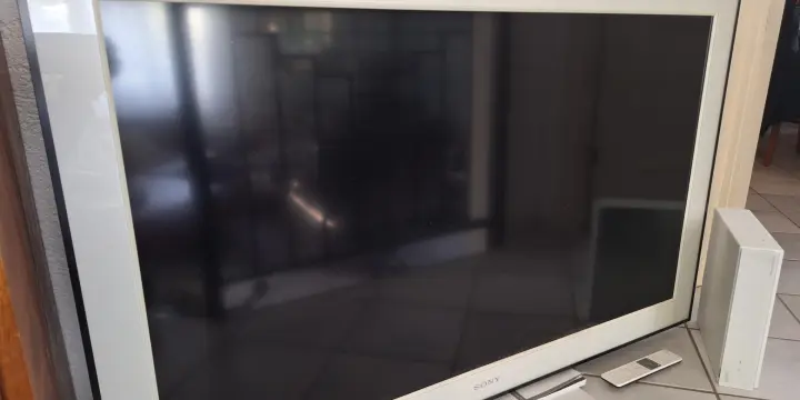 TV Sony écran plat 117 cm