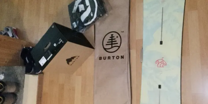 Vends snowboard Burton Family Tree Sketch Artist 166 cm (2025/2026).