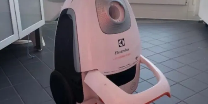 je vend un aspirateur electrolux à 100 CHF