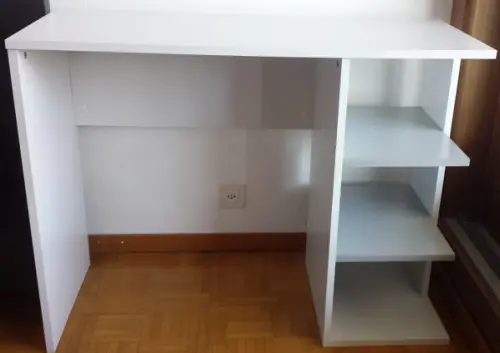 Bureau blanc fonctionnel, excellent état à Genève