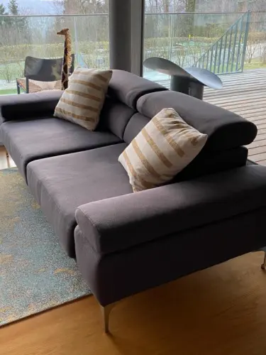 Canapé + poufs en tissu à Evilard