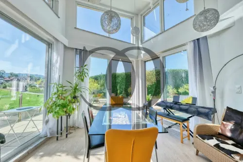 Superbe propriété familiale avec piscine à Bossonnens