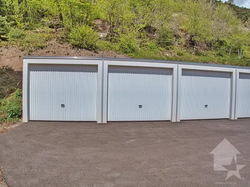 1 garage box à vendre à 1 km au-dessus de Varen à Varen