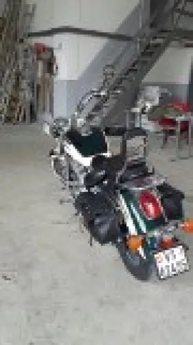 A vendre moto honda shadow 750 à Conthey
