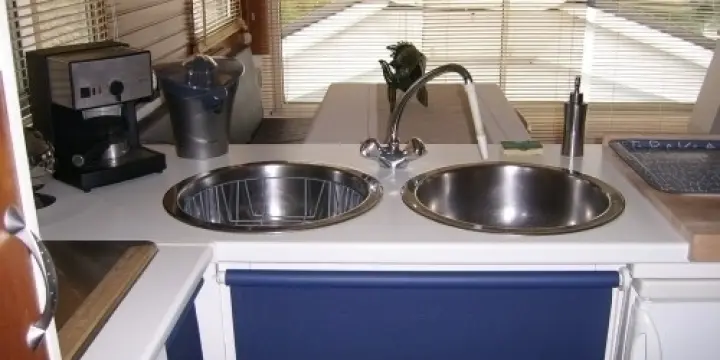 Bateau logement 11mx4 (type cochedo)