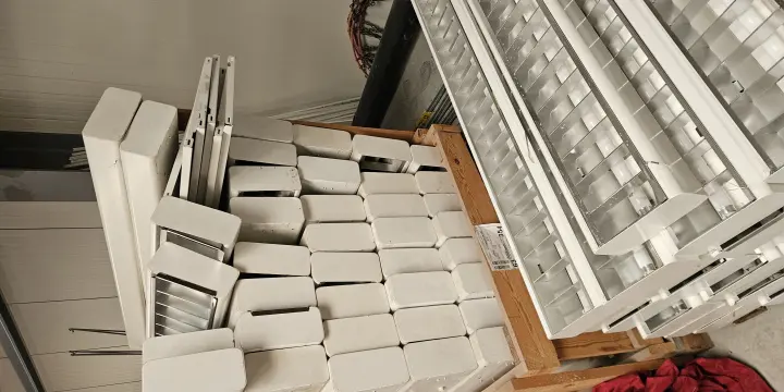 Luminaire à donner 80 piece
