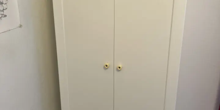 Armoire / penderie enfant blanche - Ikea - 50 cm x 75 cm x 175 cm