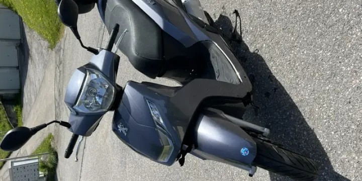A vendre un Scooter Peugeot Belleville 200