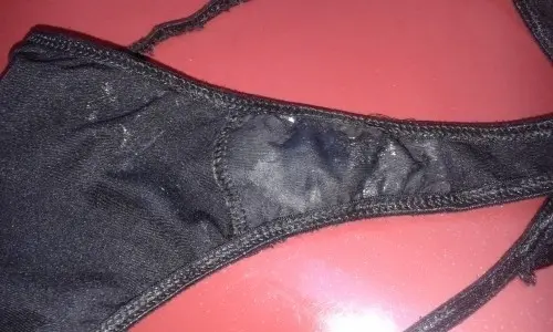 Dessous sales, string, chaussettes, coll à Montpellier