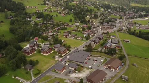 Jeune, polyvalent, permis B et conduire. à Les Diablerets