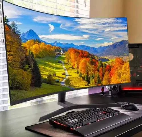 Écran PC Incurvé 32" 4K Gaming Immersif (NEUF) à Lausanne