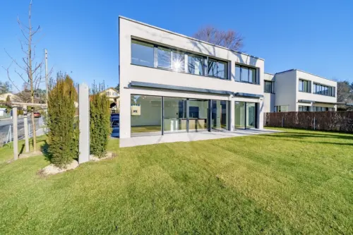 Magnifique villa contemporaine neuve avec Minergie et 2 mins d'ISL ! à Le Mont-sur-Lausanne