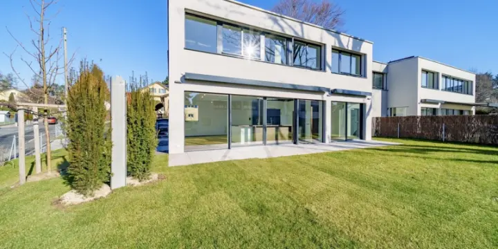 Magnifique villa contemporaine neuve avec Minergie et 2 mins d'ISL !