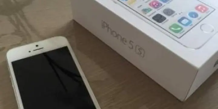 Iphone 5S 16GB debloqué tout reseau