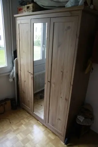 Armoire penderie en bois Ikea à Geneva