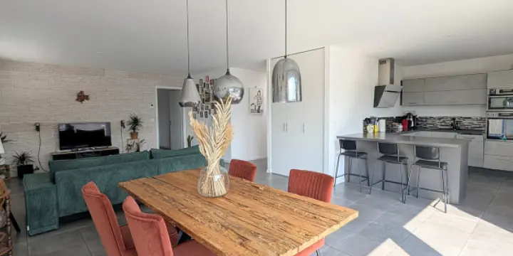 Baisse de prix pour ce superbe 4 pces ! Terrasse panoramique !