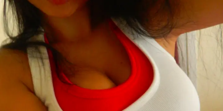 Jeune portugaise seins xxxl branlette espagnol + finition