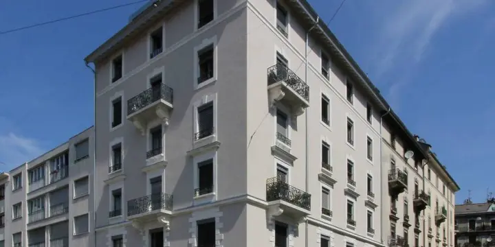 Bel appartement 3 pièces de style ancien à Plainpalais