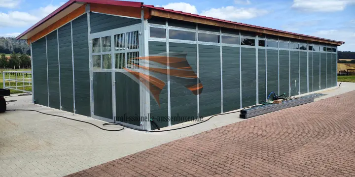 Boxes et Écuries pour Chevaux & Abris Extérieurs