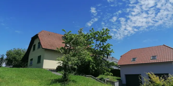 Haus mit großem Garten