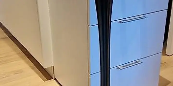 A vendre : Vase en verre noir.