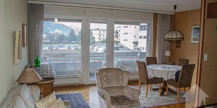 Appartement de 3.5 pièces traversant avec place de parc près du centre