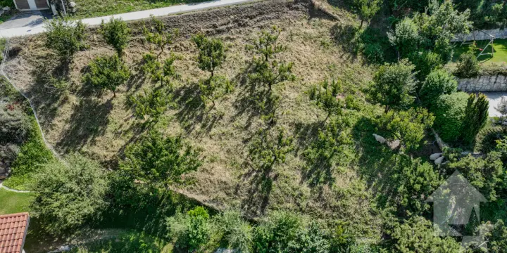 Magnifique terrain avec permis en force