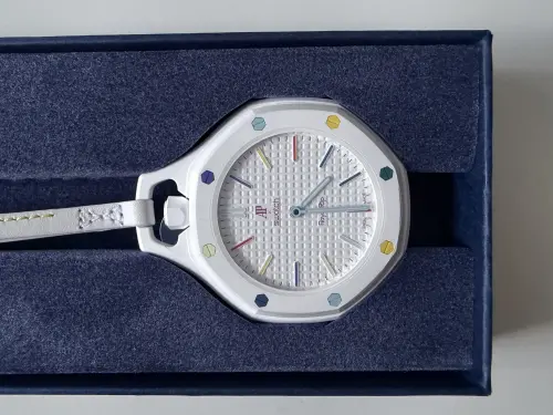 Audemars Piguet x Swatch Royal pop à Les Rousses