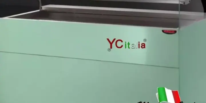 Comptoir pâtissier avec deux étagères