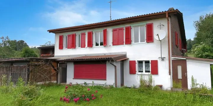 Appartement de 4.5 pièces dans une maison locative de 2 logements