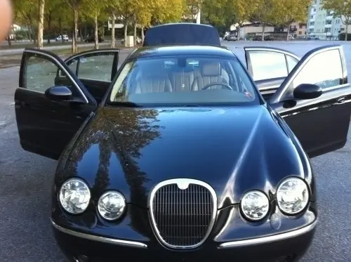 Jaguar S-type  à sion