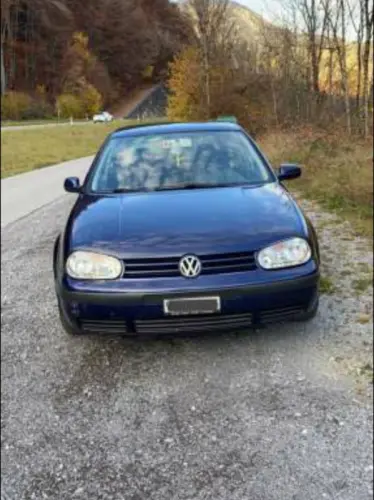 Golf 4 bon état à Le Sépey