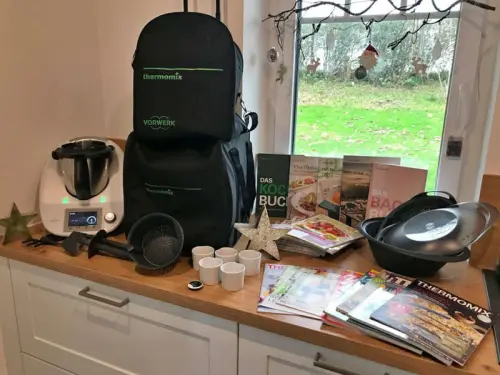 Thermomix TM5 avec de nombreux accessoires à Fribourg