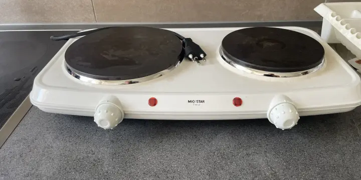 2 plaques de cuisson électriques en très bon état