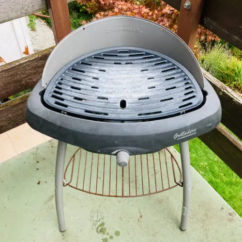 Grill à Gas grilladero de campingaz à Avry devant Pont