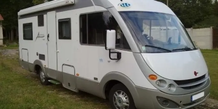 Recherche un Camping Car