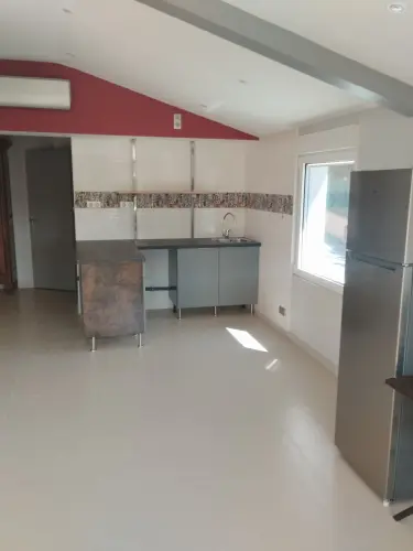 location au mois appartement tout confort climatisé proximité Ste Maxime et en face St Tropez à les Issambres