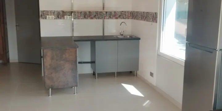 location au mois appartement tout confort climatisé proximité Ste Maxime et en face St Tropez