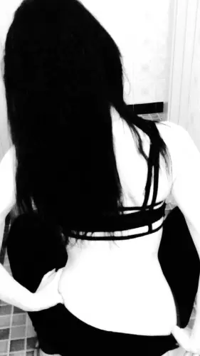 Escort girl jeune et jolie femme  à lausanne