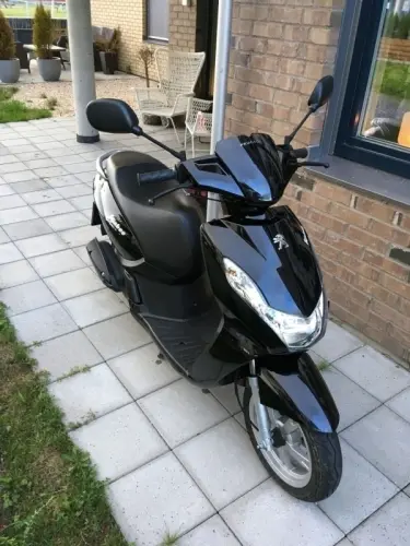 Scooter peugeot kisbee 50 à neuchatel