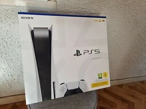 PS5 Edition Standard plus jeux à La Possonnière