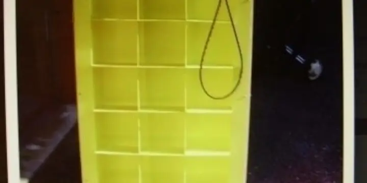 Présentoir à CD avec système d'écoute